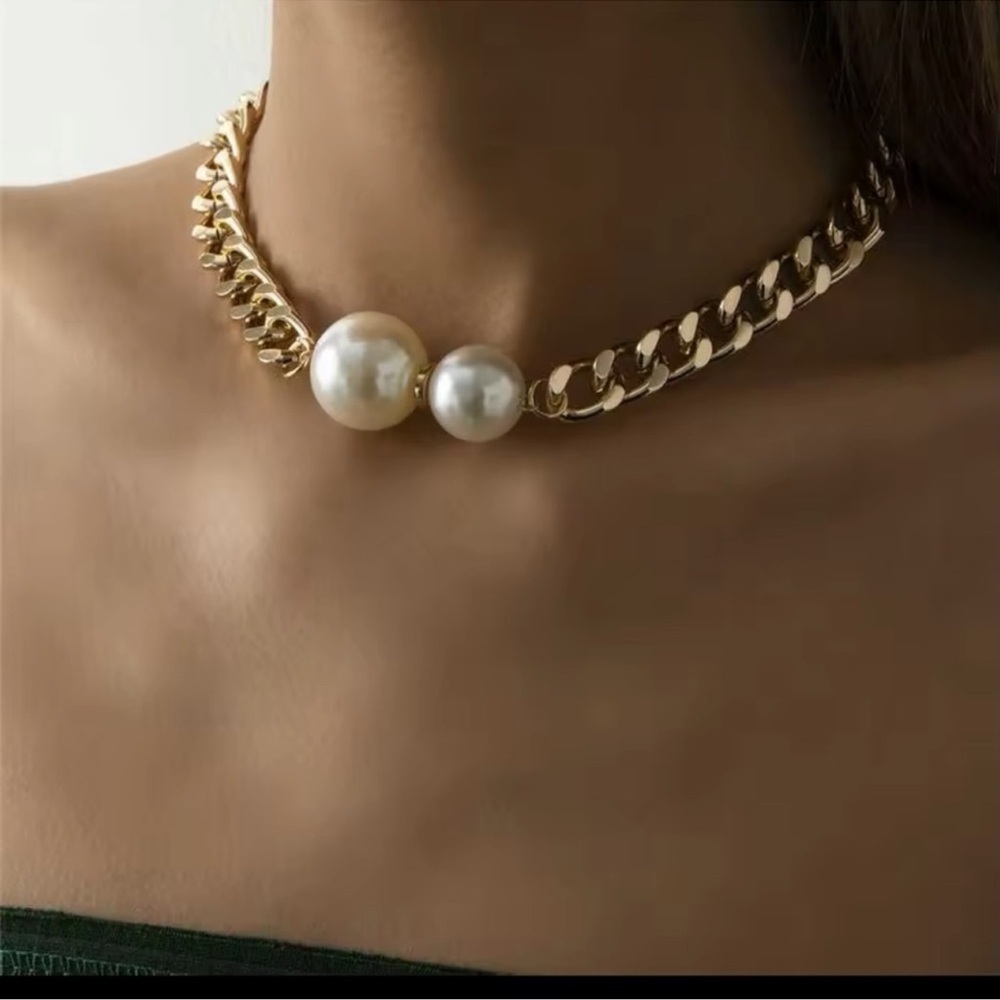 Ginevra Pearl Gold Chain Statement Necklace - Picture 8 of 11